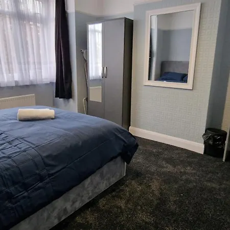 Rowan Crescent's Luxury Stay-in 2 Streatham Vale