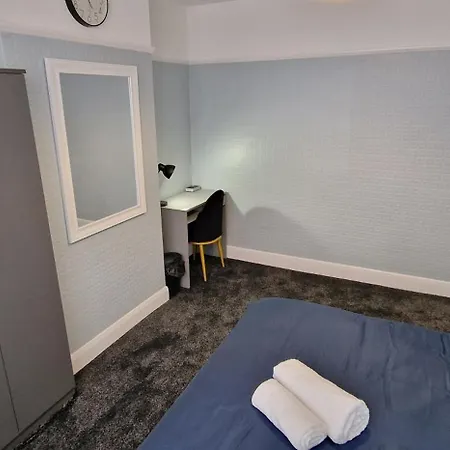 Rowan Crescent's Luxury Stay-in 2 Homestay *