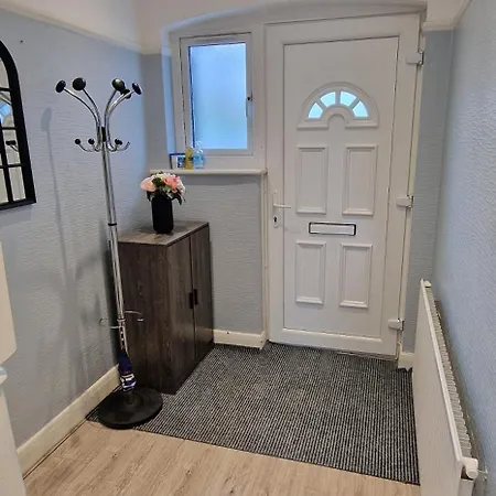Rowan Crescent's Luxury Stay-in 2 Homestay