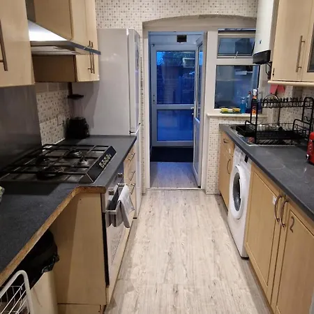 Rowan Crescent's Luxury Stay-in 2 * Streatham Vale