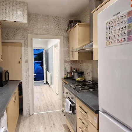 Rowan Crescent's Luxury Stay-in 2