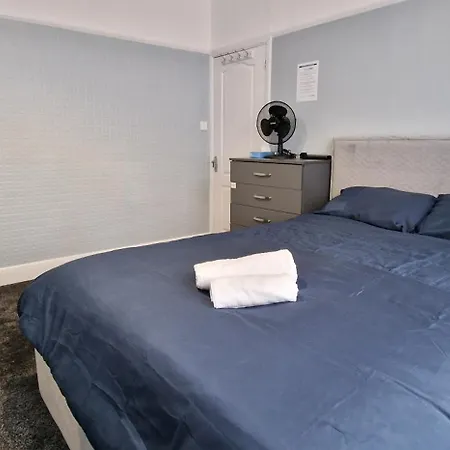 Rowan Crescent's Luxury Stay-in 2