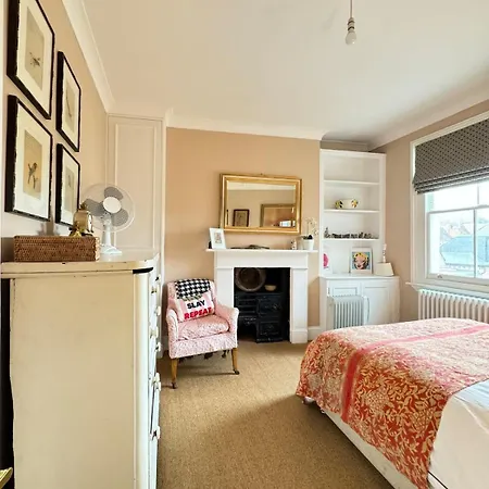 Homely Flat Wterrace 3 Mins To Battersea Park London