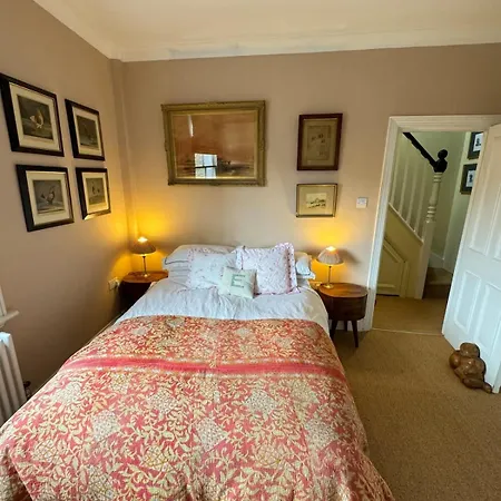 Homely Flat Wterrace 3 Mins To Battersea Park Apartment *