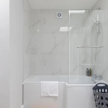 Holiday home Newly Renovated 3bd Islington! *