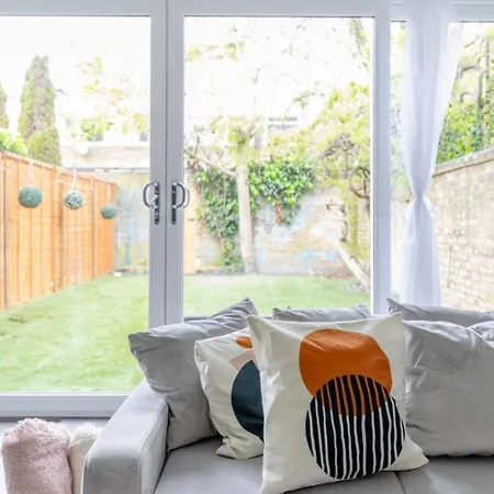 Holiday home Newly Renovated 3bd Islington!