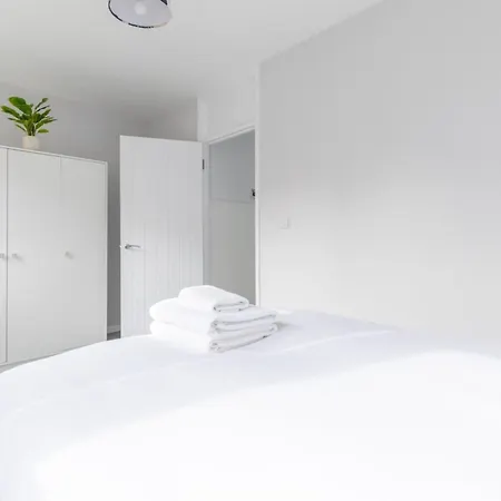 Holiday home Newly Renovated 3bd Islington! London