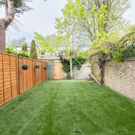 Holiday home Newly Renovated 3bd Islington! *