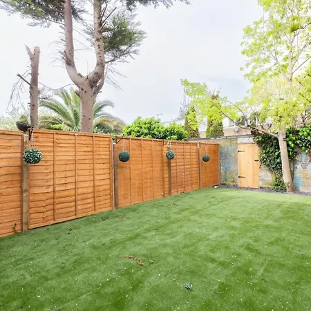 Newly Renovated 3bd Islington! London