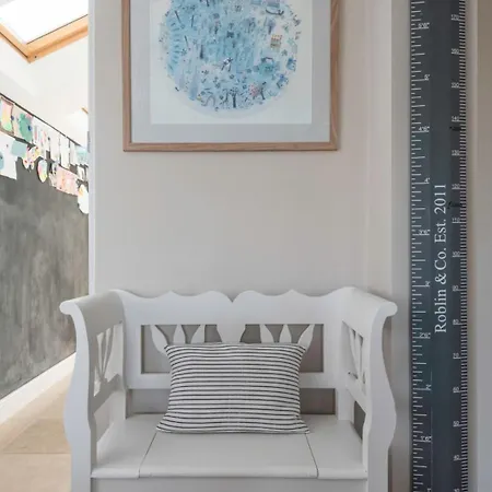 3-bedroom In Richmond - Ideal Family Living Apartment