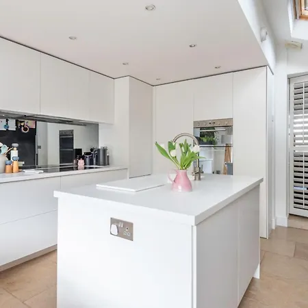 3-bedroom In Richmond - Ideal Family Living Apartment Kew