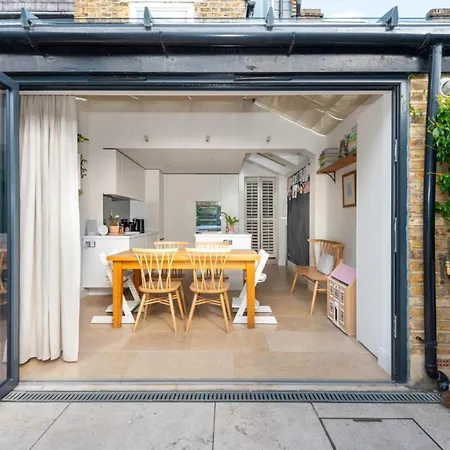 Apartment 3-bedroom In Richmond - Ideal Family Living *