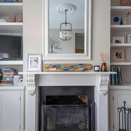 3-bedroom In Richmond - Ideal Family Living