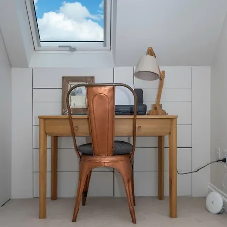 3-bedroom In Richmond - Ideal Family Living *