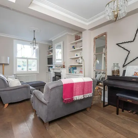 Apartment 3-bedroom In Richmond - Ideal Family Living