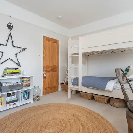 3-bedroom In Richmond - Ideal Family Living * Kew