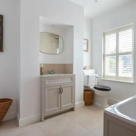 Apartment 3-bedroom In Richmond - Ideal Family Living Kew