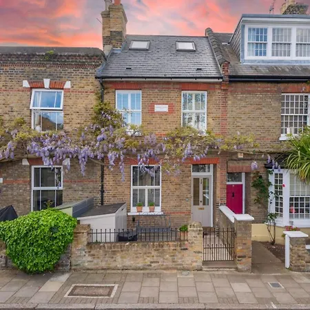 3-bedroom In Richmond - Ideal Family Living