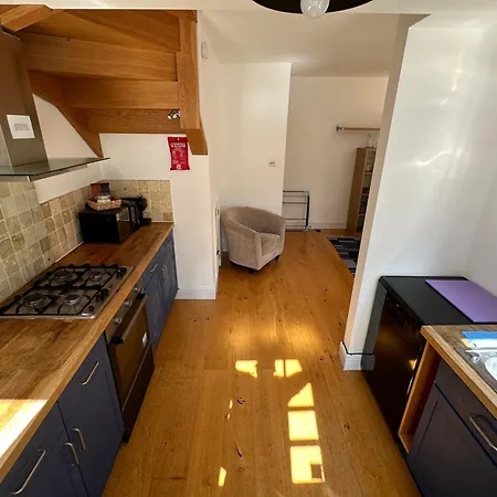 Colindale Lush 30 Mins London Edgware