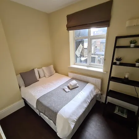 Modern And Spacious In South Kensington London
