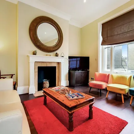 Modern And Spacious In South Kensington London