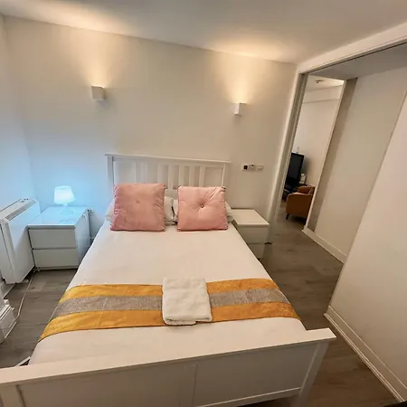 Hyde Park Two Bedroom Apartment London