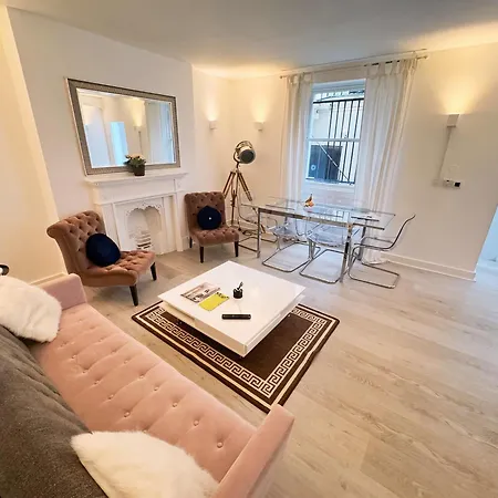 Hyde Park Two Bedroom Apartment London