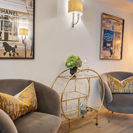 Apartamento Luxury Living 3Br House In Belgravia With Ac And Garage Parking Londres