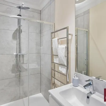 Richmond - Spacious 2 Bedroom Flat - With Garden Apartment Richmond (Greater London)