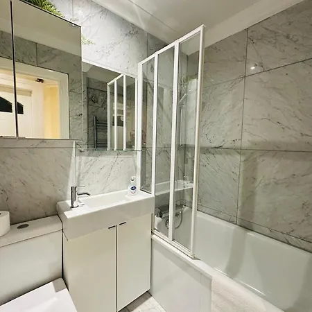 Charming & Modern Apartment, Heart Of Notting Hill, Prime Location, Close To Kensington Palace & Oxford Street Apartment London