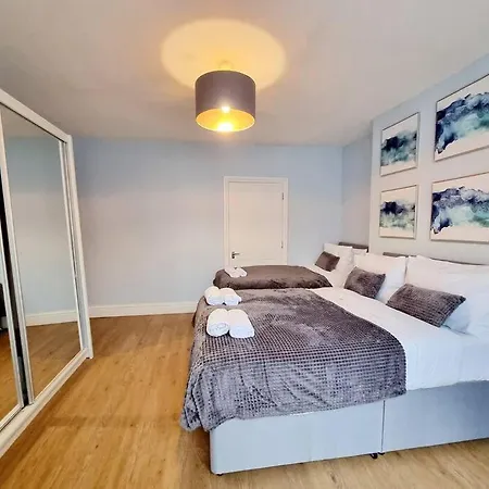Spacious 2 Bedroom 3 Min Walk Mile End Station -sleeps 5 Apartment