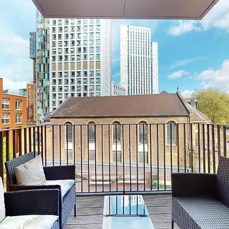 Luxury Large In Central With Balcony *