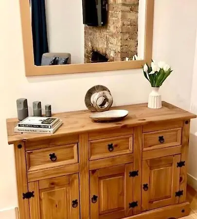A Charming One Double Bedroom Flat Apartment