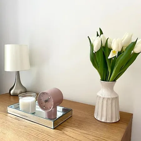 A Charming One Double Bedroom Flat Apartment *