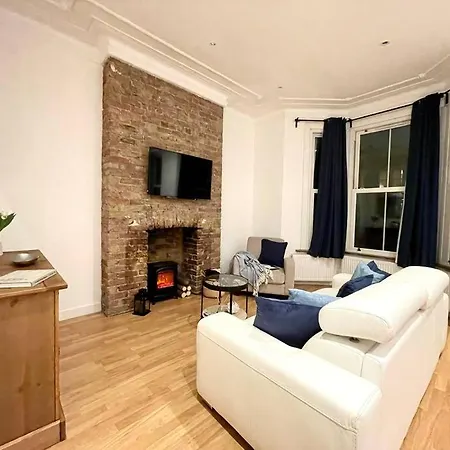 Apartment A Charming One Double Bedroom Flat