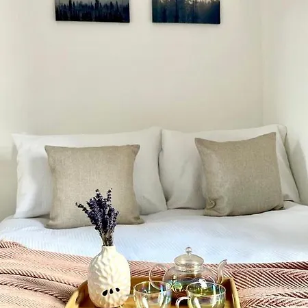 A Charming One Double Bedroom Flat