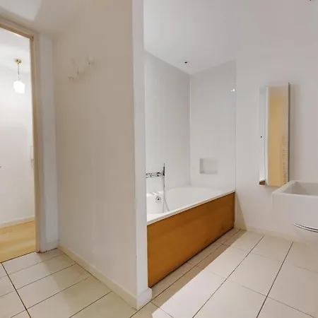 Greenwich Mill - Modern Comfort & Historic Charm Apartment *