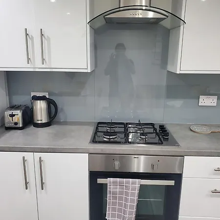 Apartment 2 Double Bedroom Garden Flat In Acton,london *