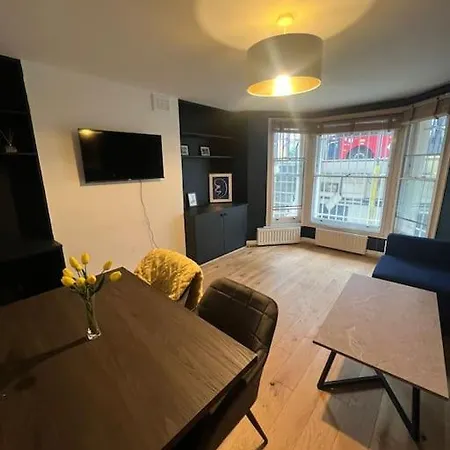 Apartment Star Kilburn Park Oasis London