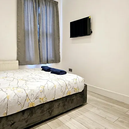 Urban Forest Heaven Guest house London