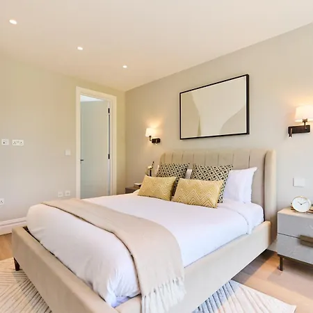 Apartment The Temple Fortune Crib - Lovely 3bdr House With Balcony *