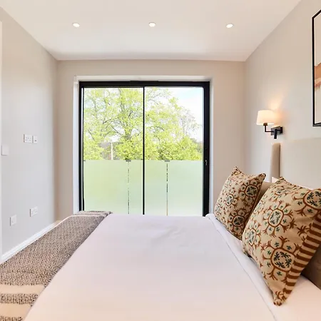 Apartment The Temple Fortune Crib - Lovely 3bdr House With Balcony *