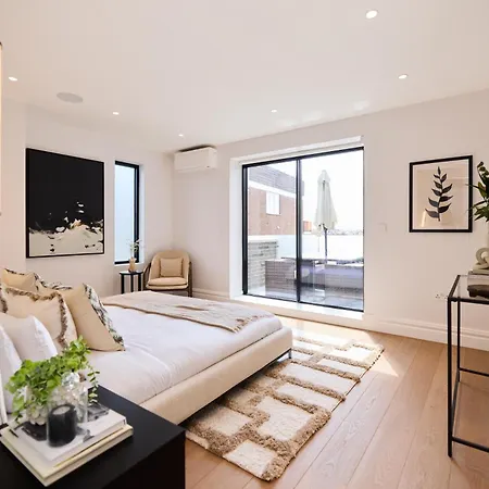 The Temple Fortune Crib - Lovely 3bdr House With Balcony Apartment London
