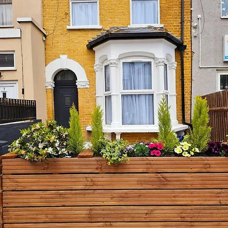 Guest house Urban Forest Heaven *