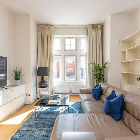 Apartment Moments From Hyde Park And Notting Hill, Free Luggage Storage And Washing Machine Dryer * London
