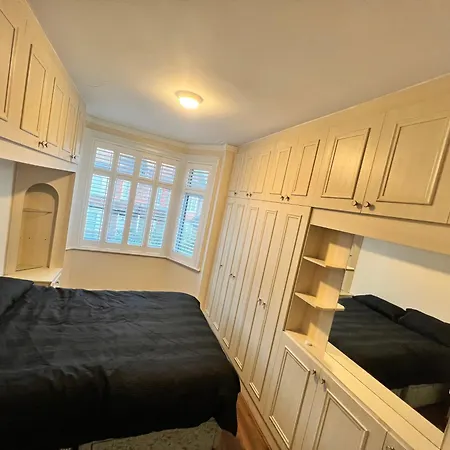 25 Havelock Road *