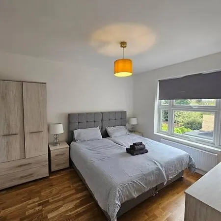 Luxe Two Double * Finchley