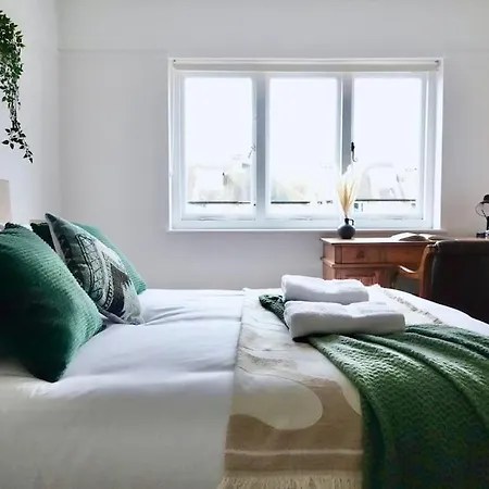 5 Bed Luxury Holiday home