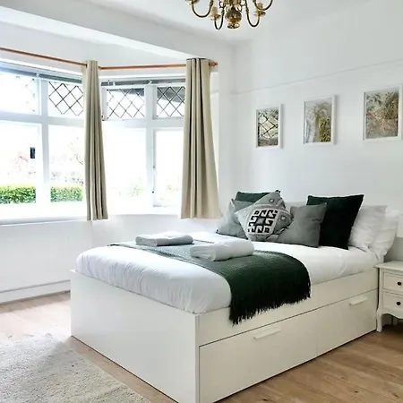 5 Bed Luxury * London