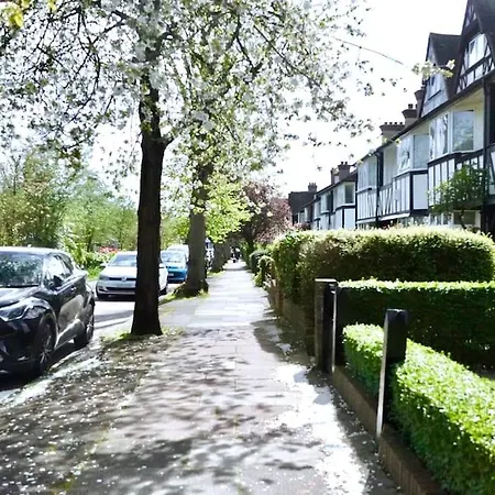 5 Bed Luxury Holiday home *